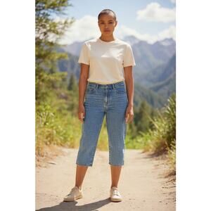Gloria Vanderbilt Jeans Capris Light Stone Wash Denim Size 10